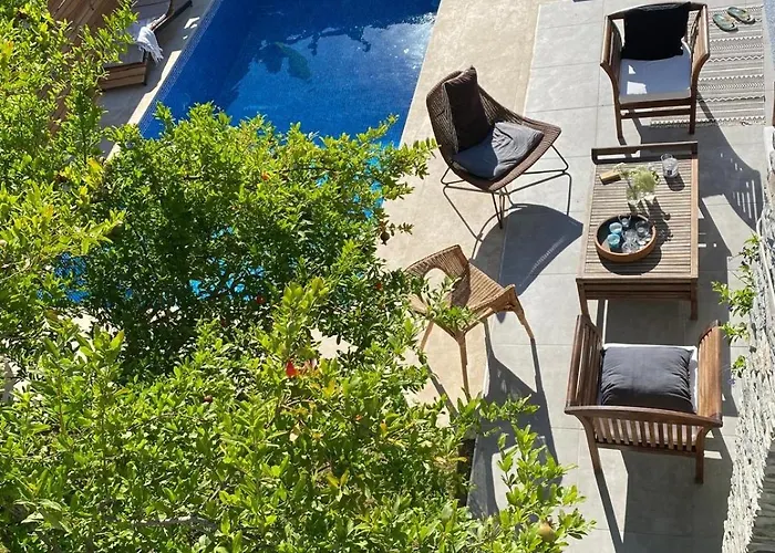 Peaceful Holiday Villas-Pomegranate-3 Bathrooms-Private Pool