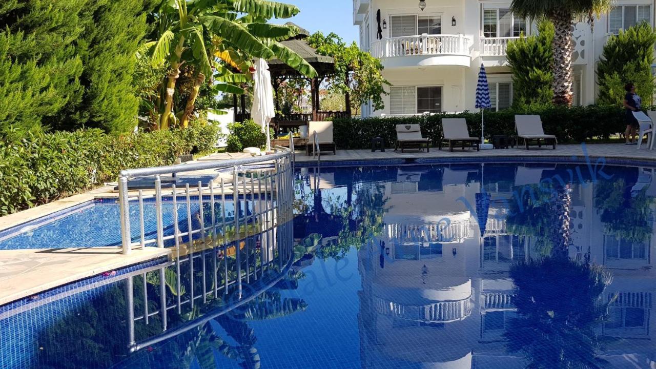 Belka Golf Deluxe Poolside Apartment *