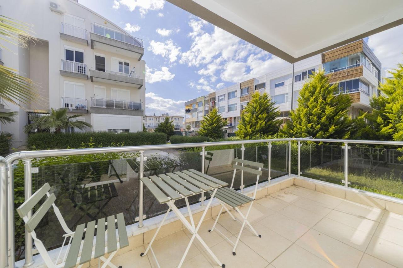 Furnished Flat With Shared Pool In Antalya Belek