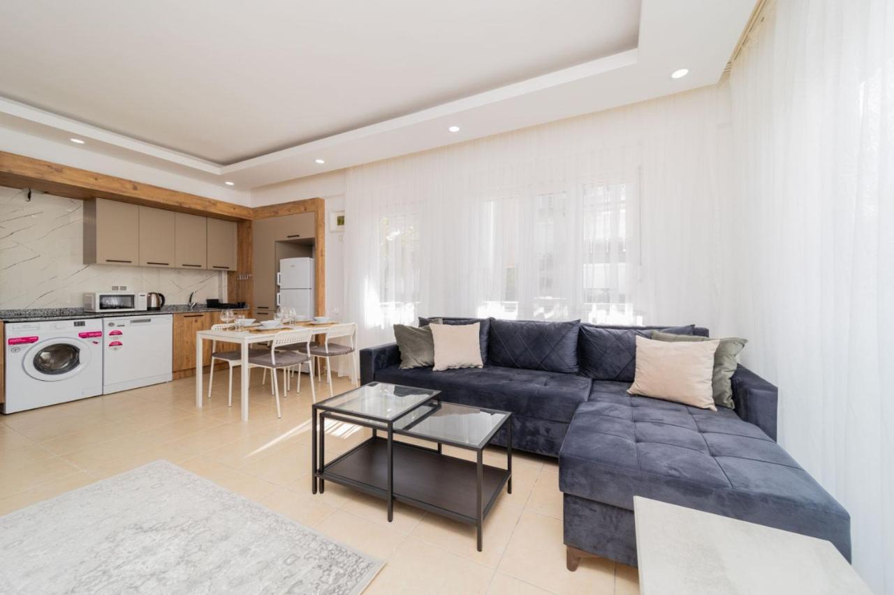 Furnished Flat With Shared Pool In Antalya Appartement