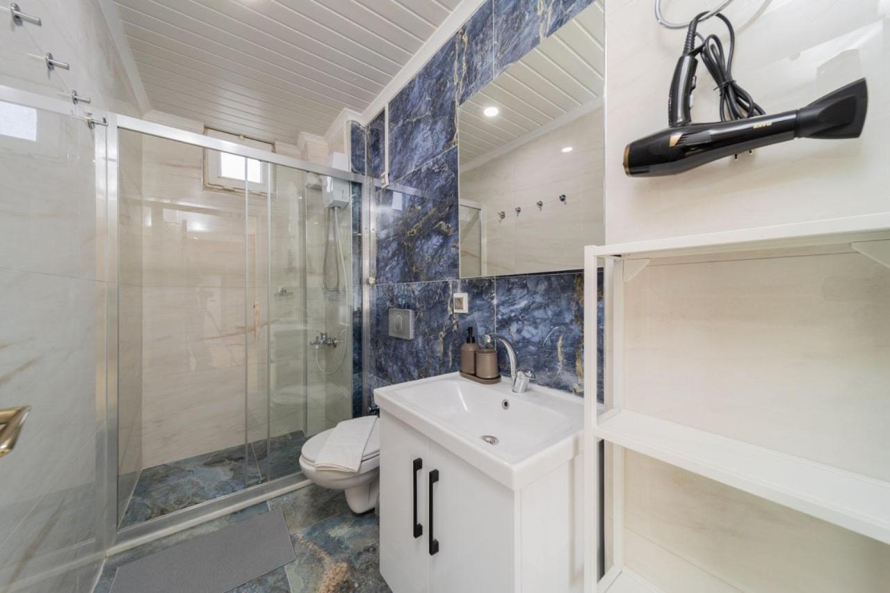 Furnished Flat With Shared Pool In Antalya