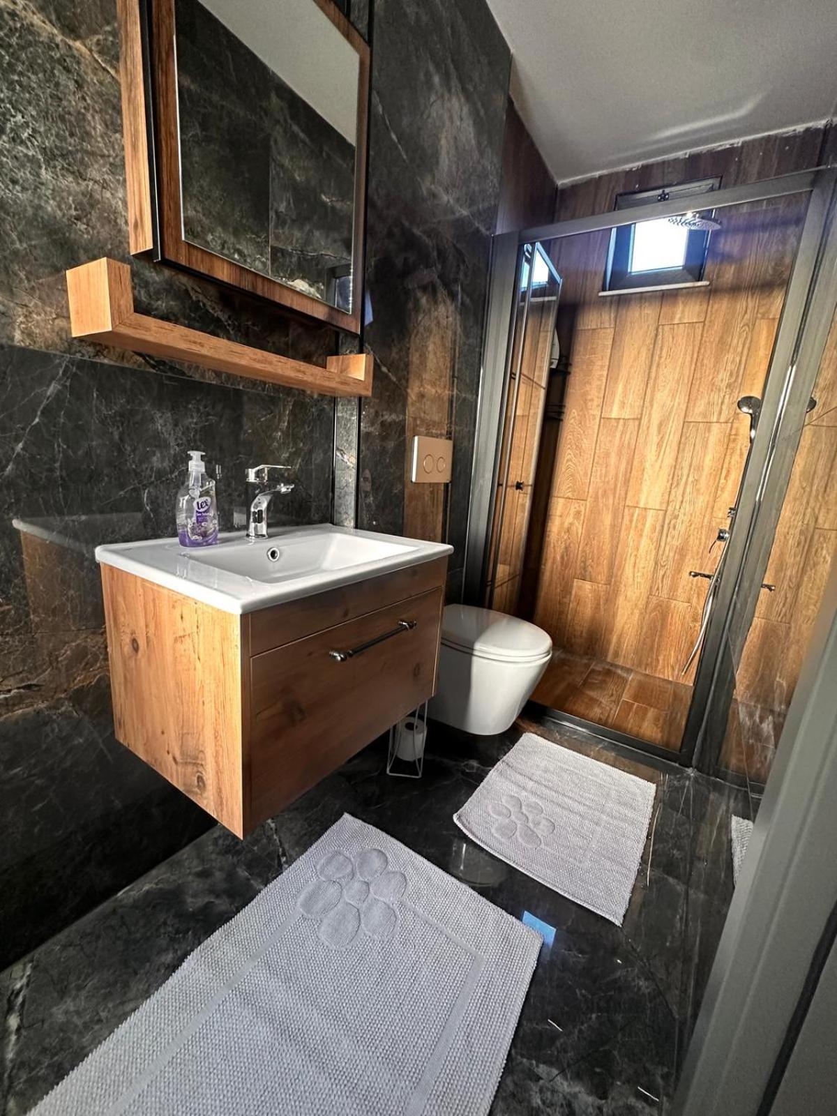 Peaceful Villas-luxury-jacuzzi-sauna *