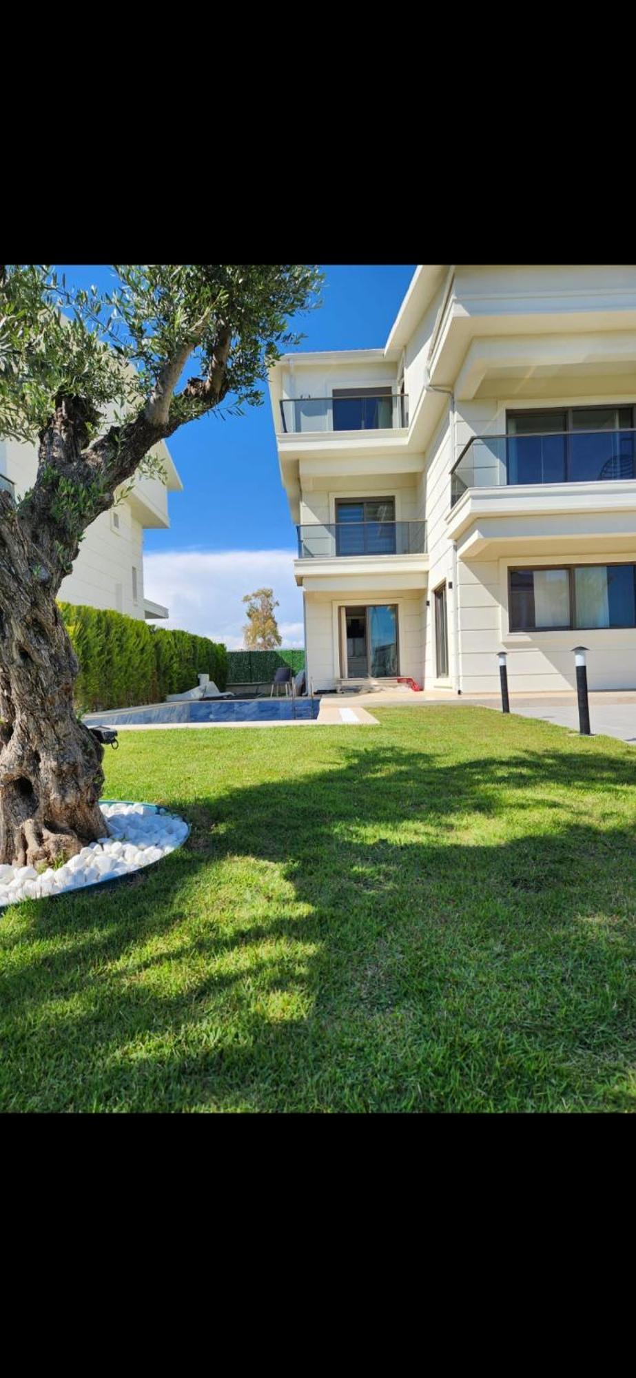 Villa Lee