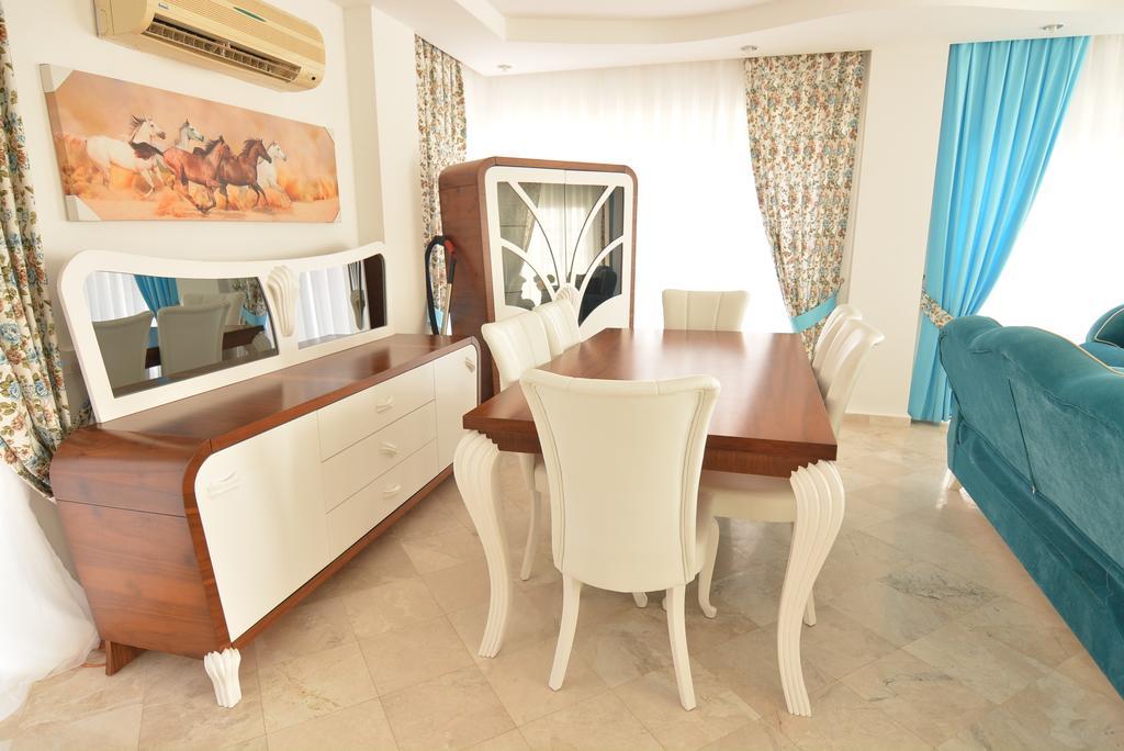 Happyland Villa