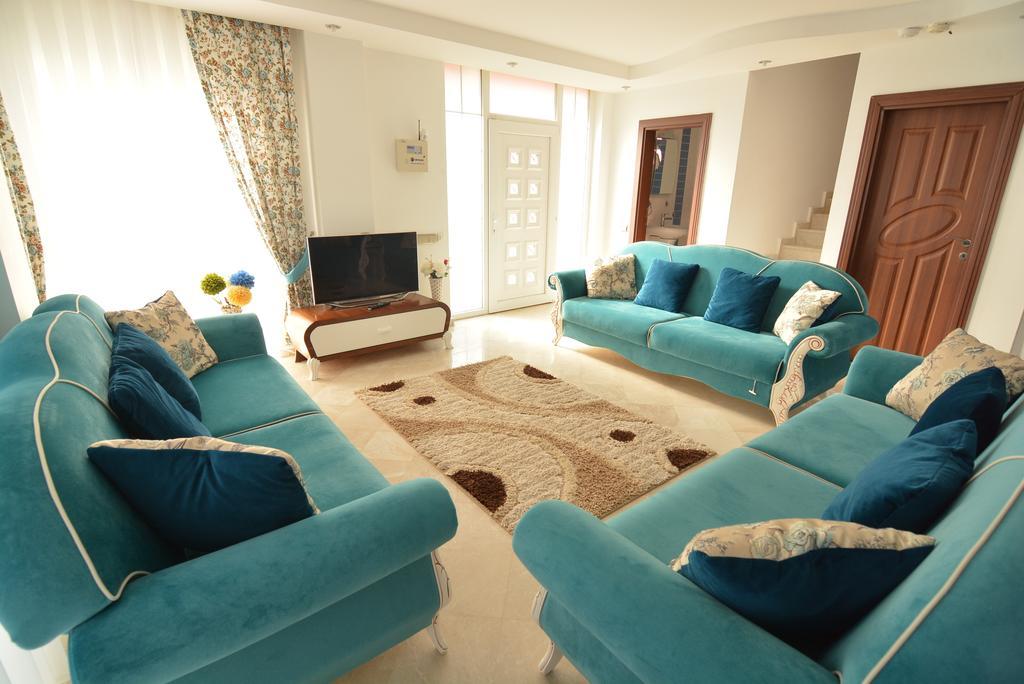 Happyland Villa *