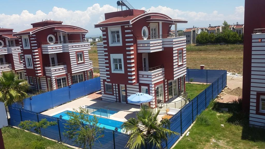 Happyland Villa *
