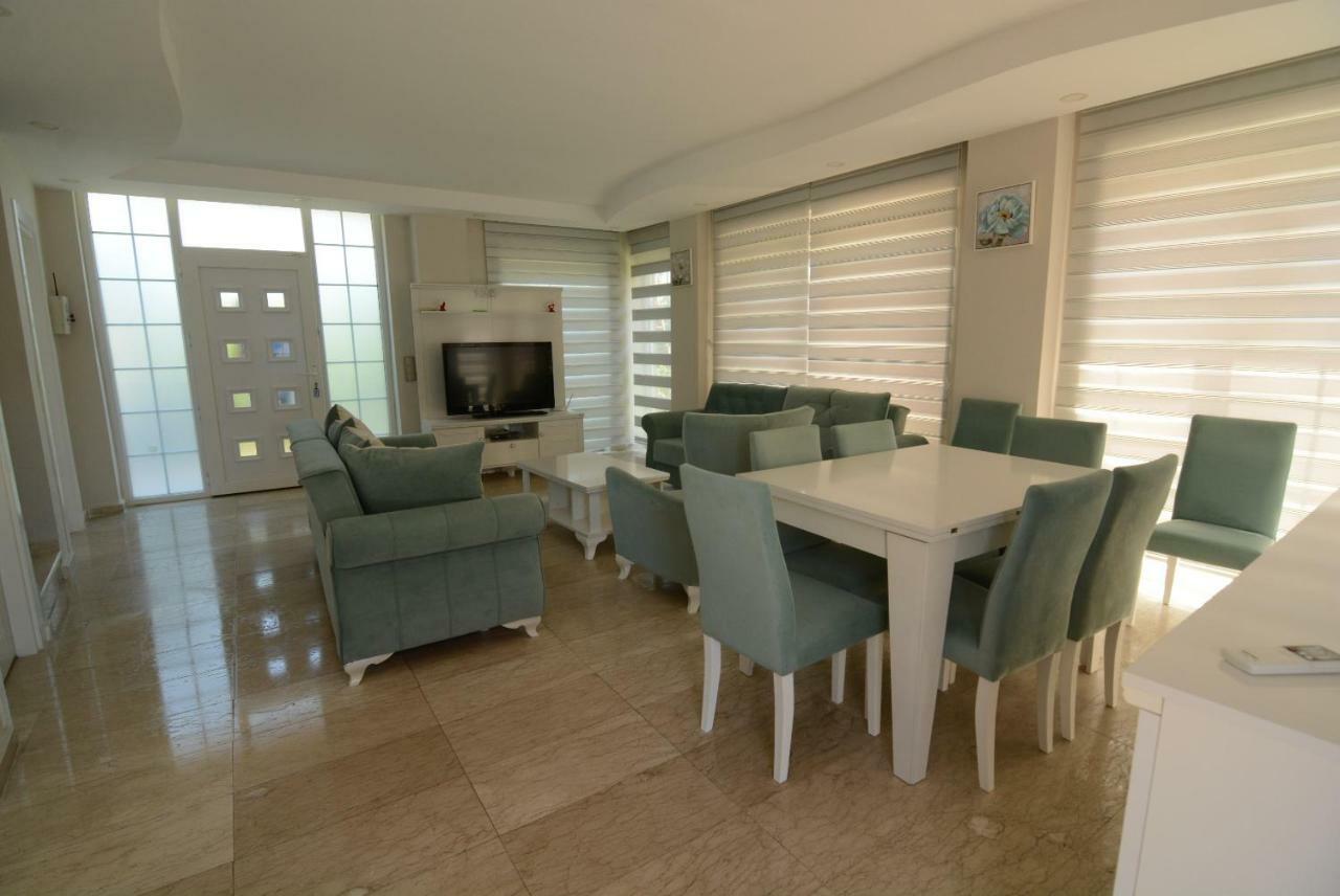 Happyland Villa