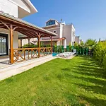 Paradise Town Villa Lisa