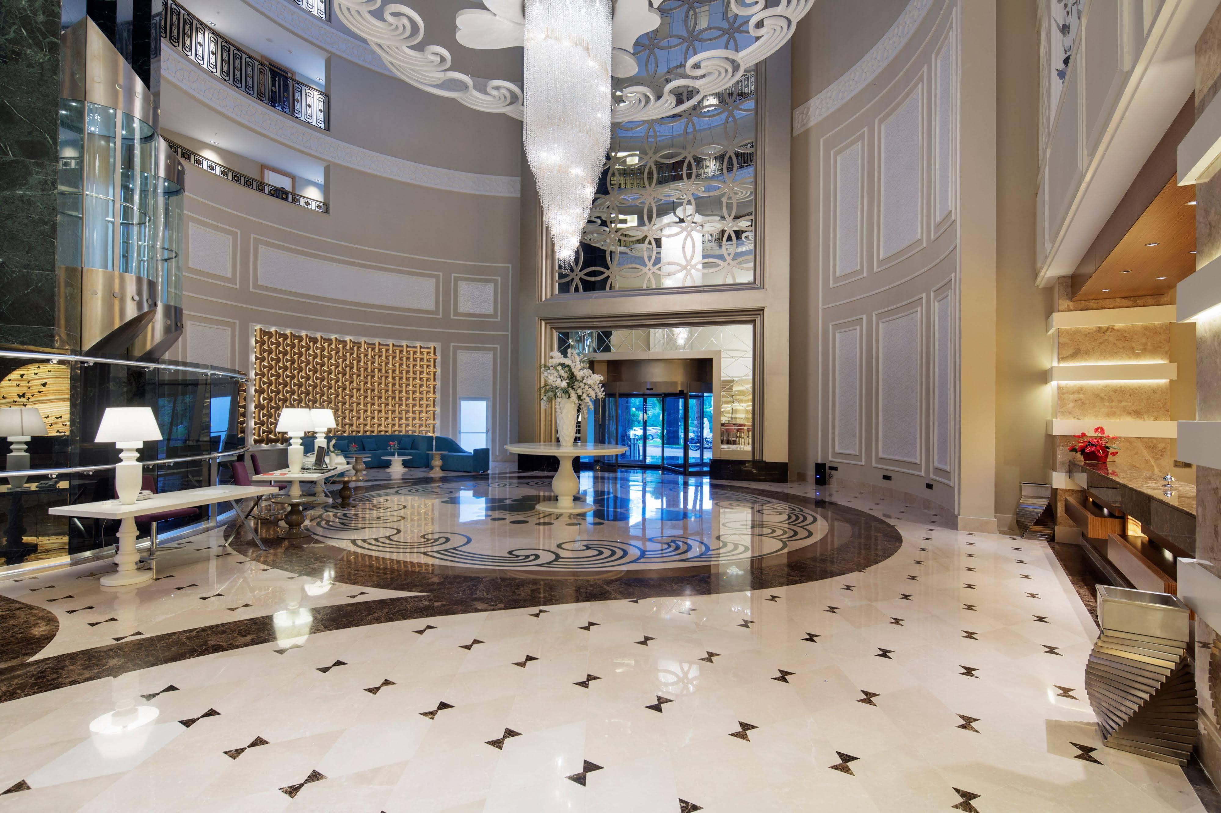 Papillon Ayscha & Hotel 5*