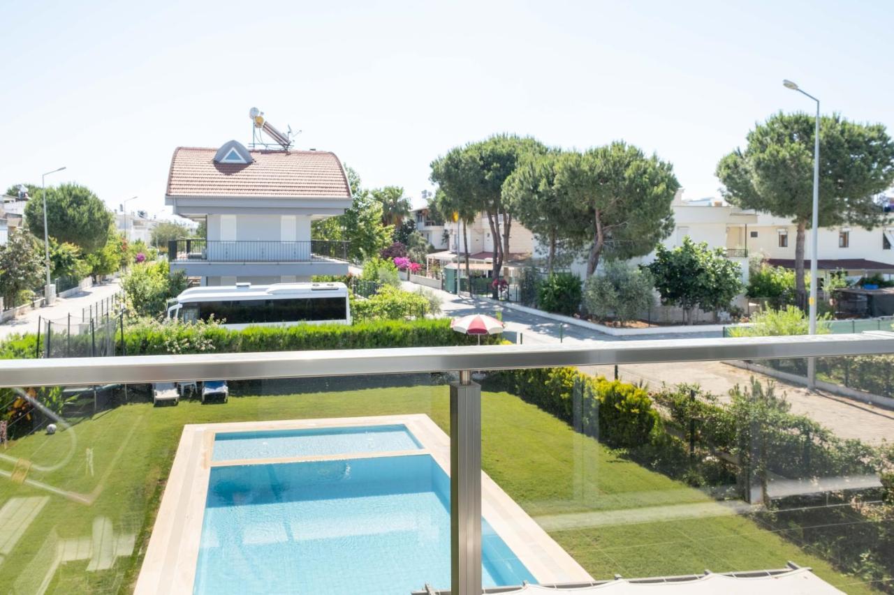 Ev * Belek