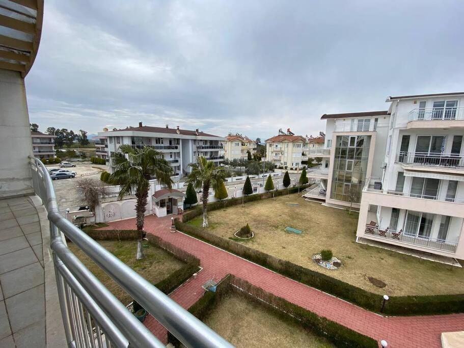 Lovely 3 Bedrooms Luxury Apt With Pool And Gym *