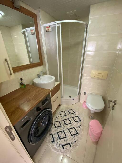 Lovely 3 Bedrooms Luxury Apt With Pool And Gym Apartment *