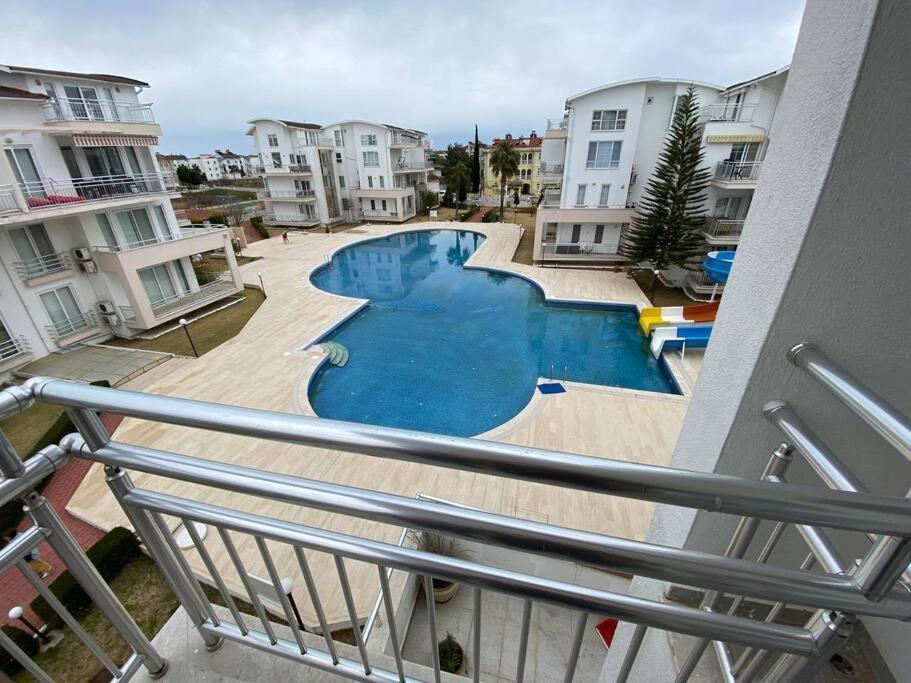 Lovely 3 Bedrooms Luxury Apt With Pool And Gym Apartment *
