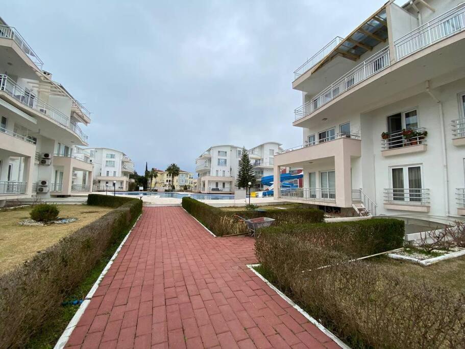 Apartment Lovely 3 Bedrooms Luxury Apt With Pool And Gym *