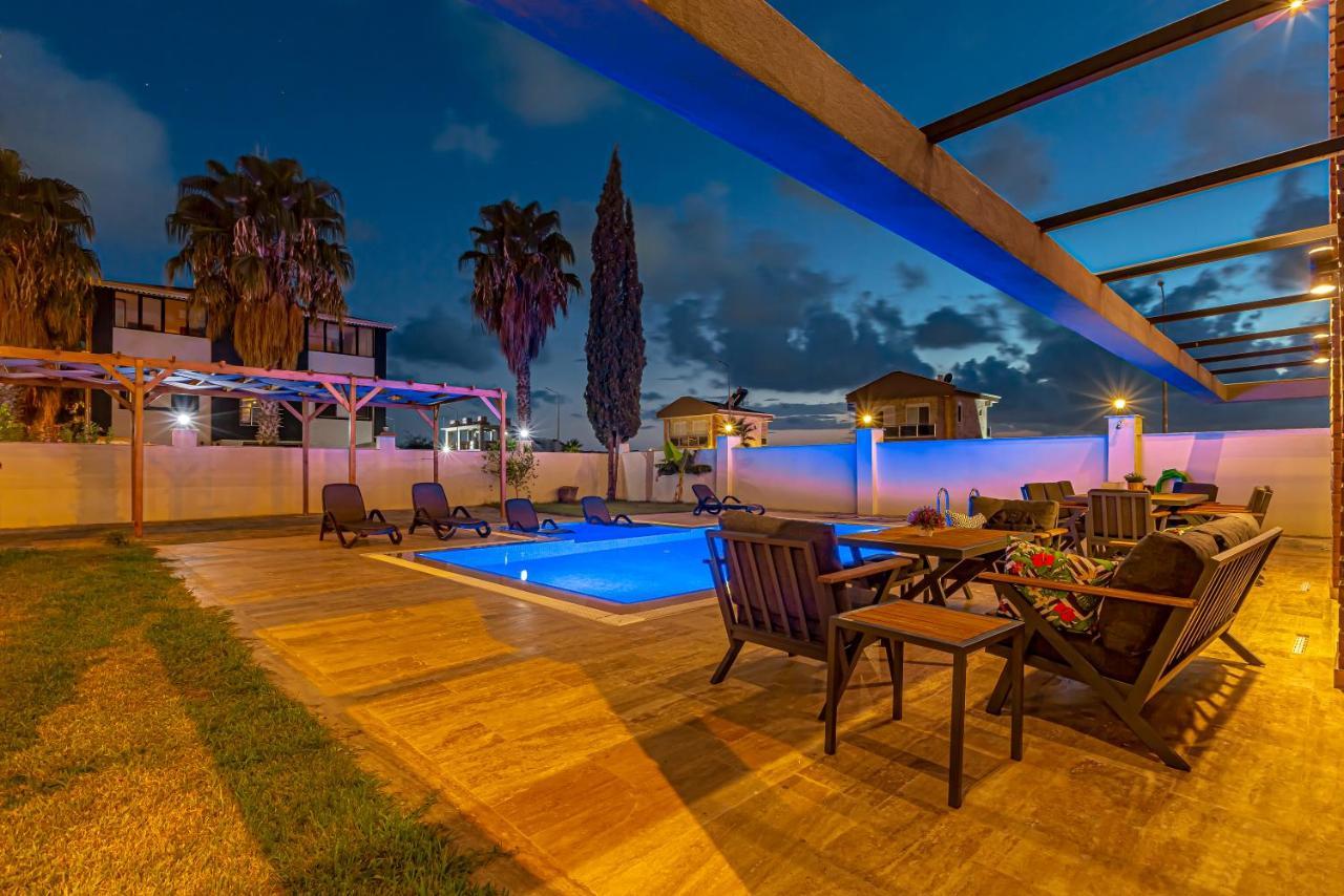 Palm Private Villas *
