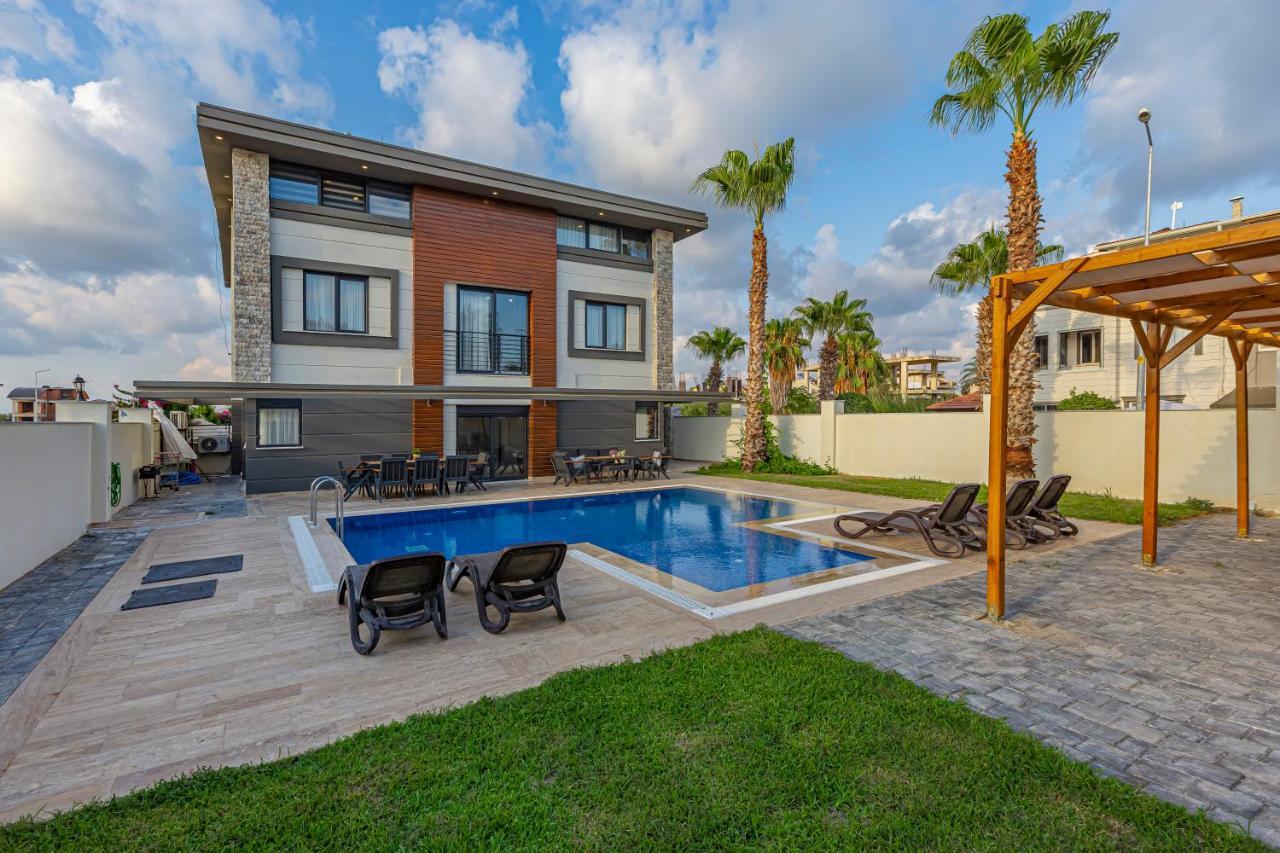 Palm Private Villas *