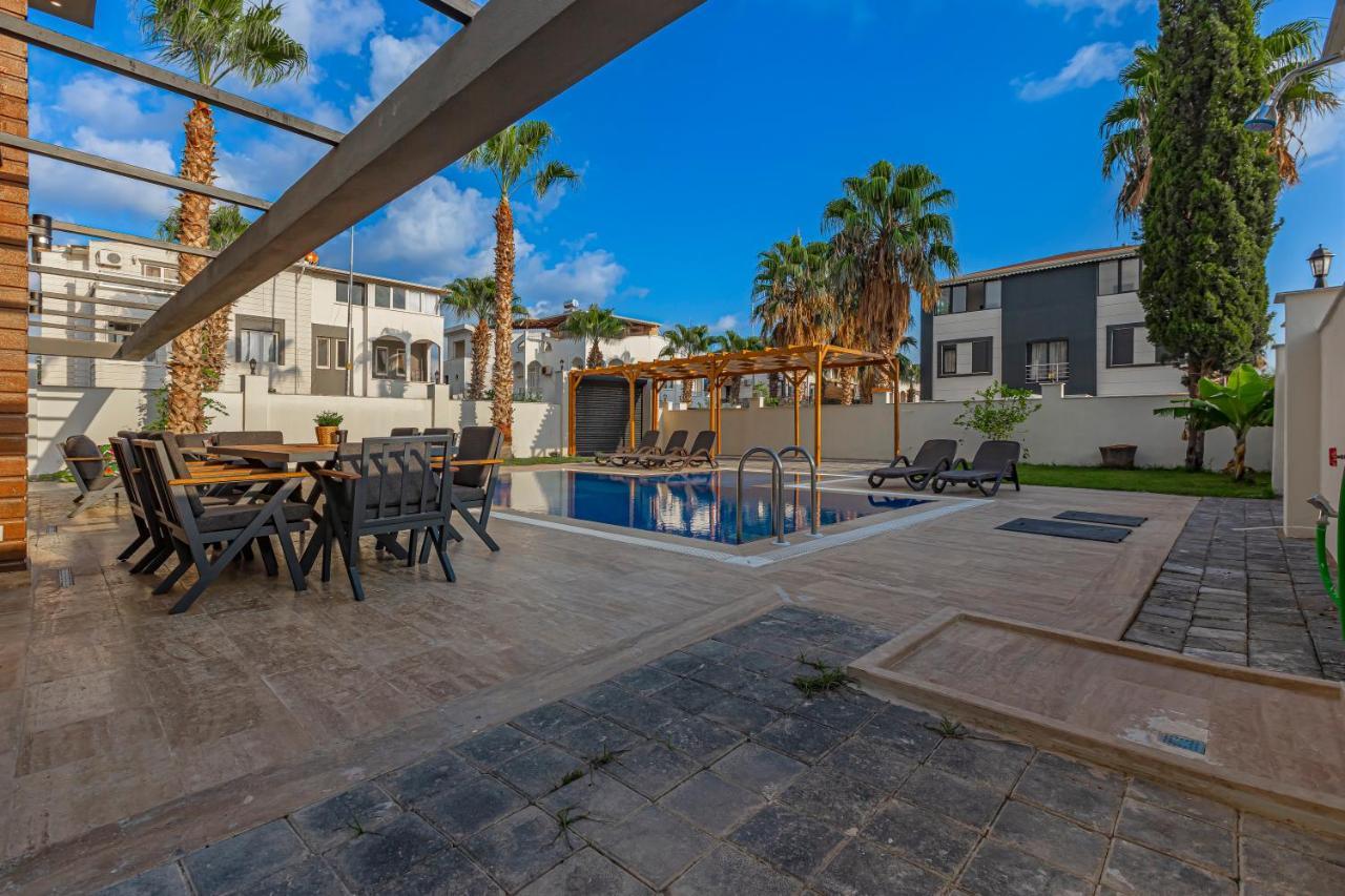 Palm Private Villas *