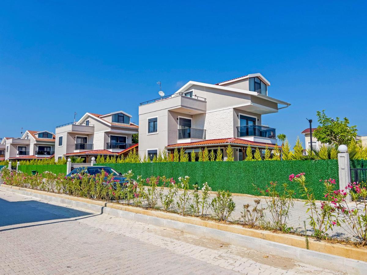 Paradise Town Lisa Villa *
