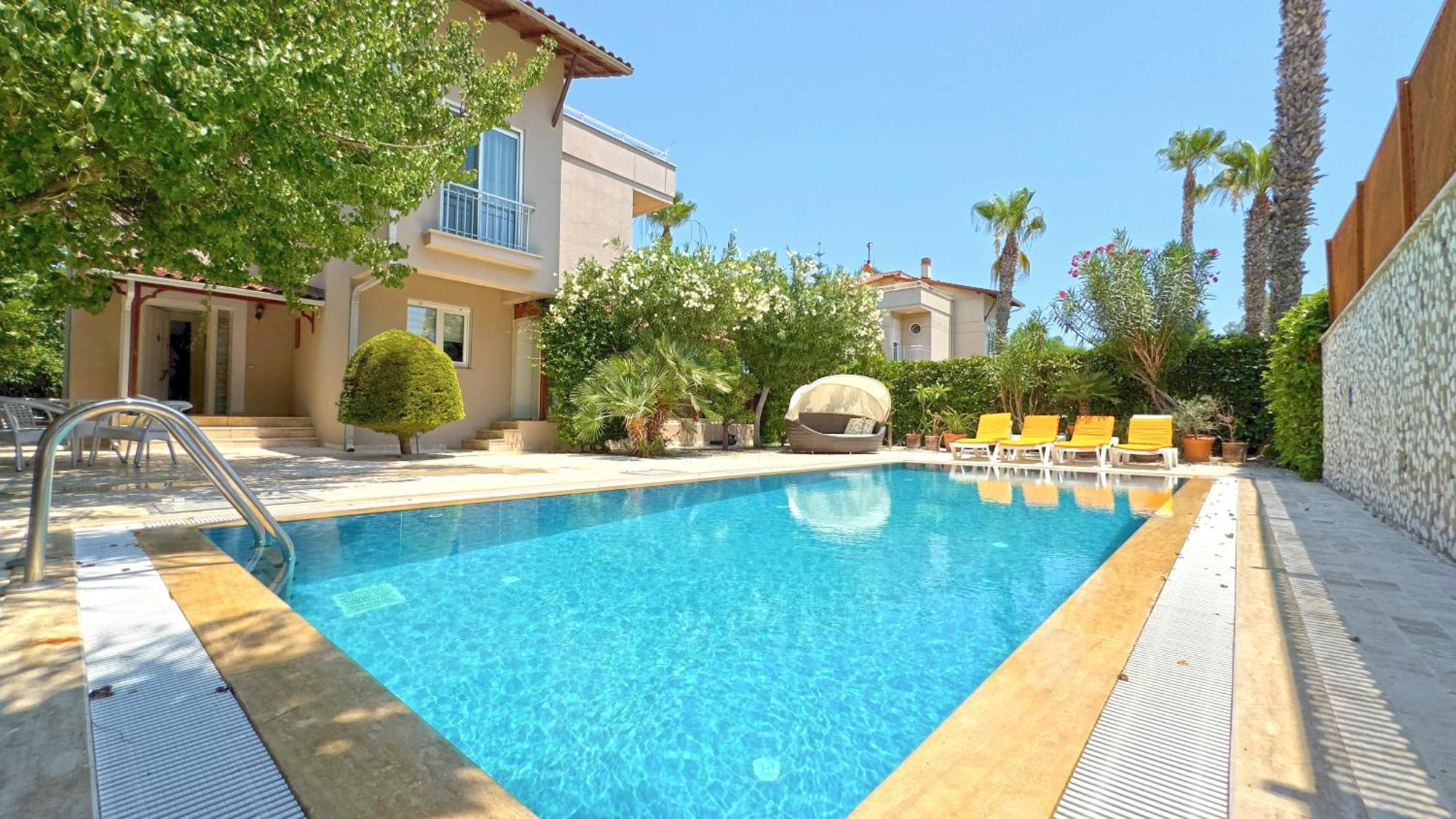 Paradise Town Beldora Villa