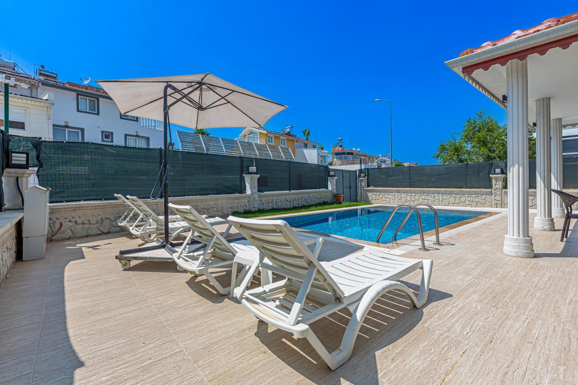 Near By The Land Of Legend's Private Pool Sun