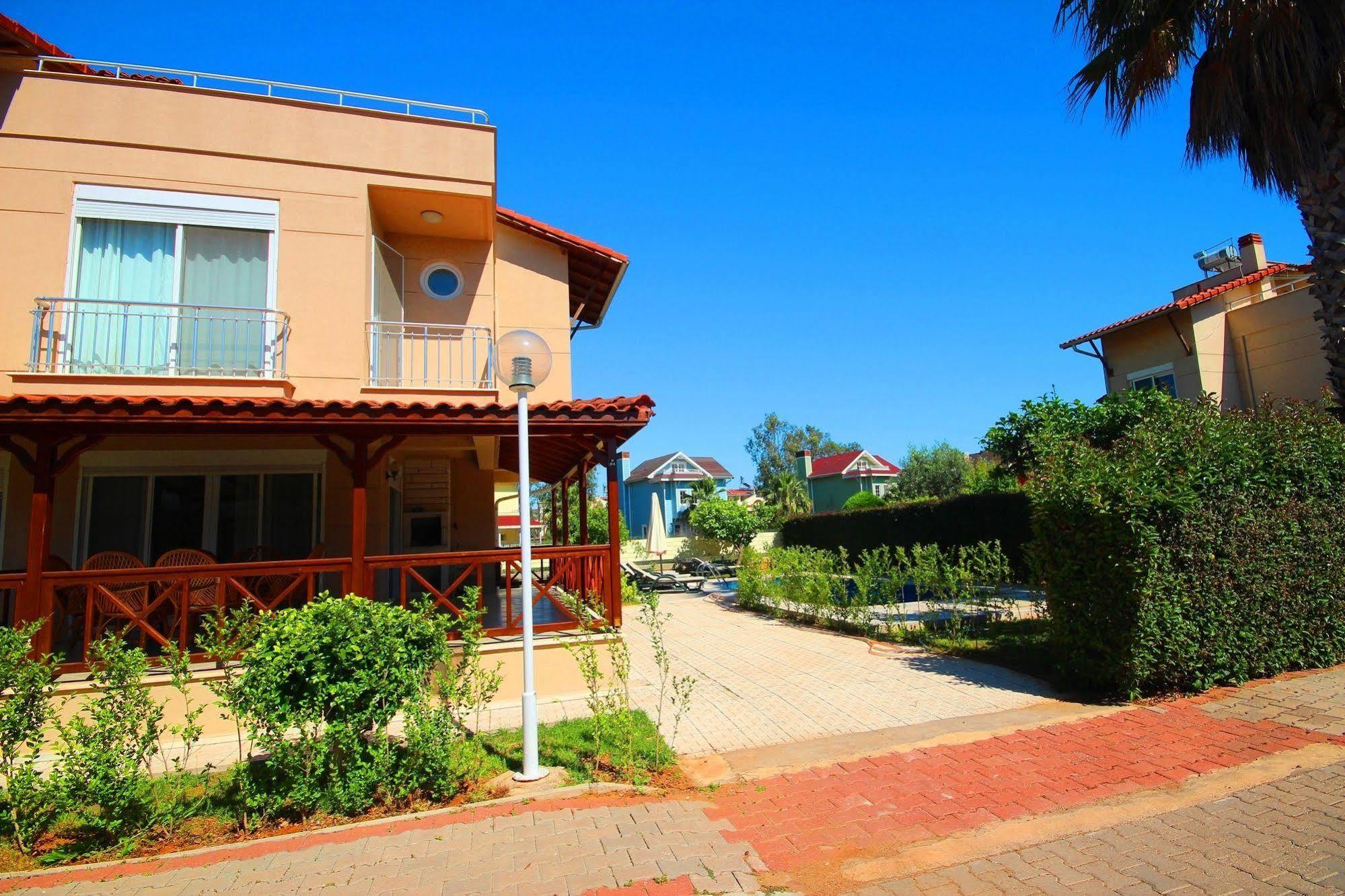 Paradise Town Lisa Villa *