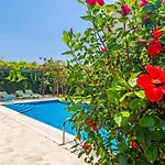 Paradise Town Villa Royal