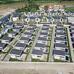 Antalya Belek\'Te Oezel Havuzlu Villa Sitesi