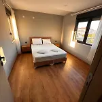 Peaceful Holiday Villas-Luxury-Jacuzzi-Sauna