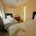 Peaceful Holiday Villas-Palm Garden