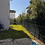 Peaceful Holiday Villas-Palm Garden