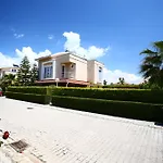 Paradise Town - Villa Royal