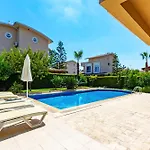 Paradise Town Villa Art