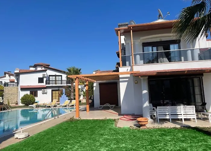 Fun&Sun Luxury River Villa With Amazing Landscape