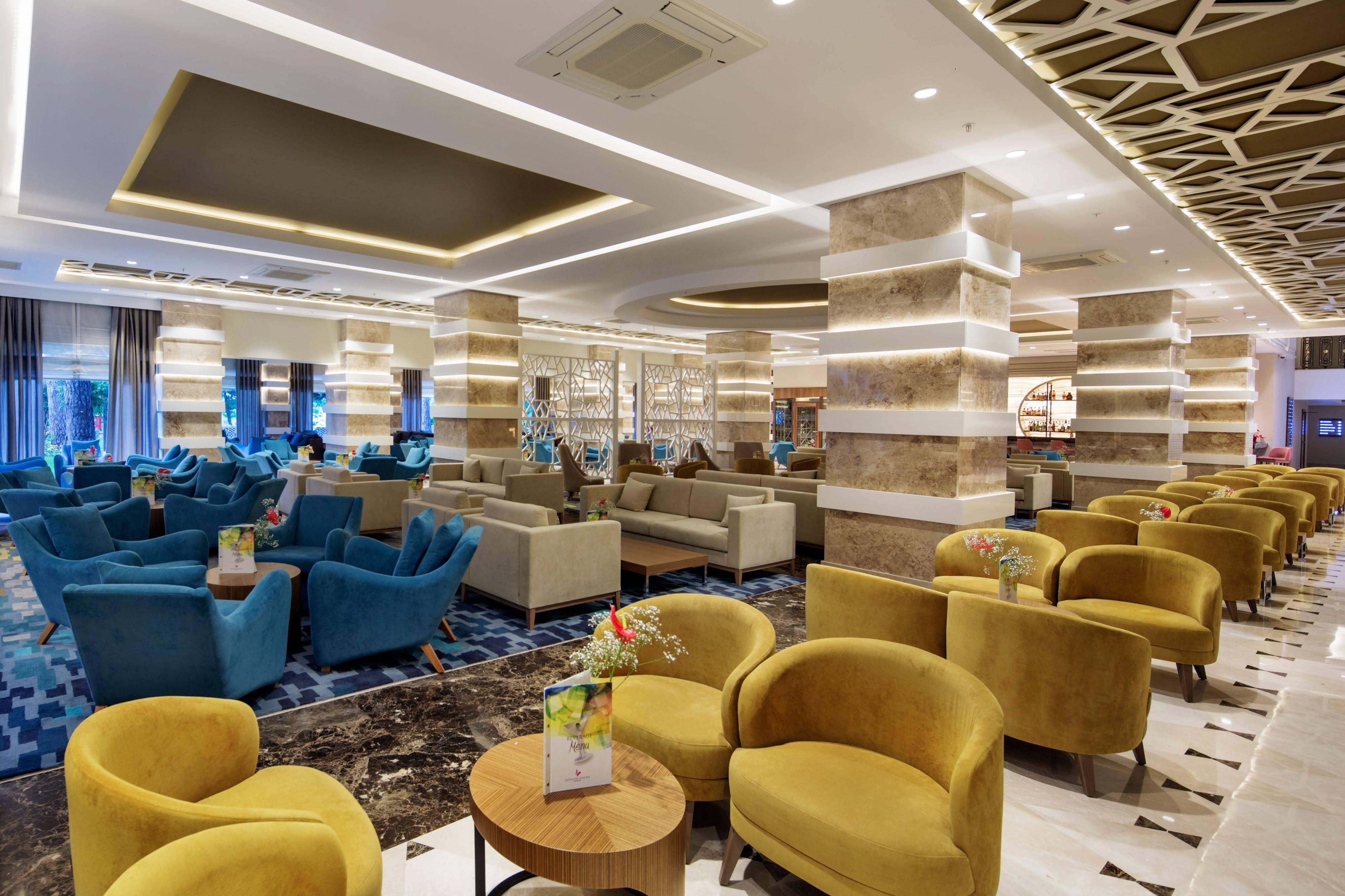 Papillon Ayscha & Hotel