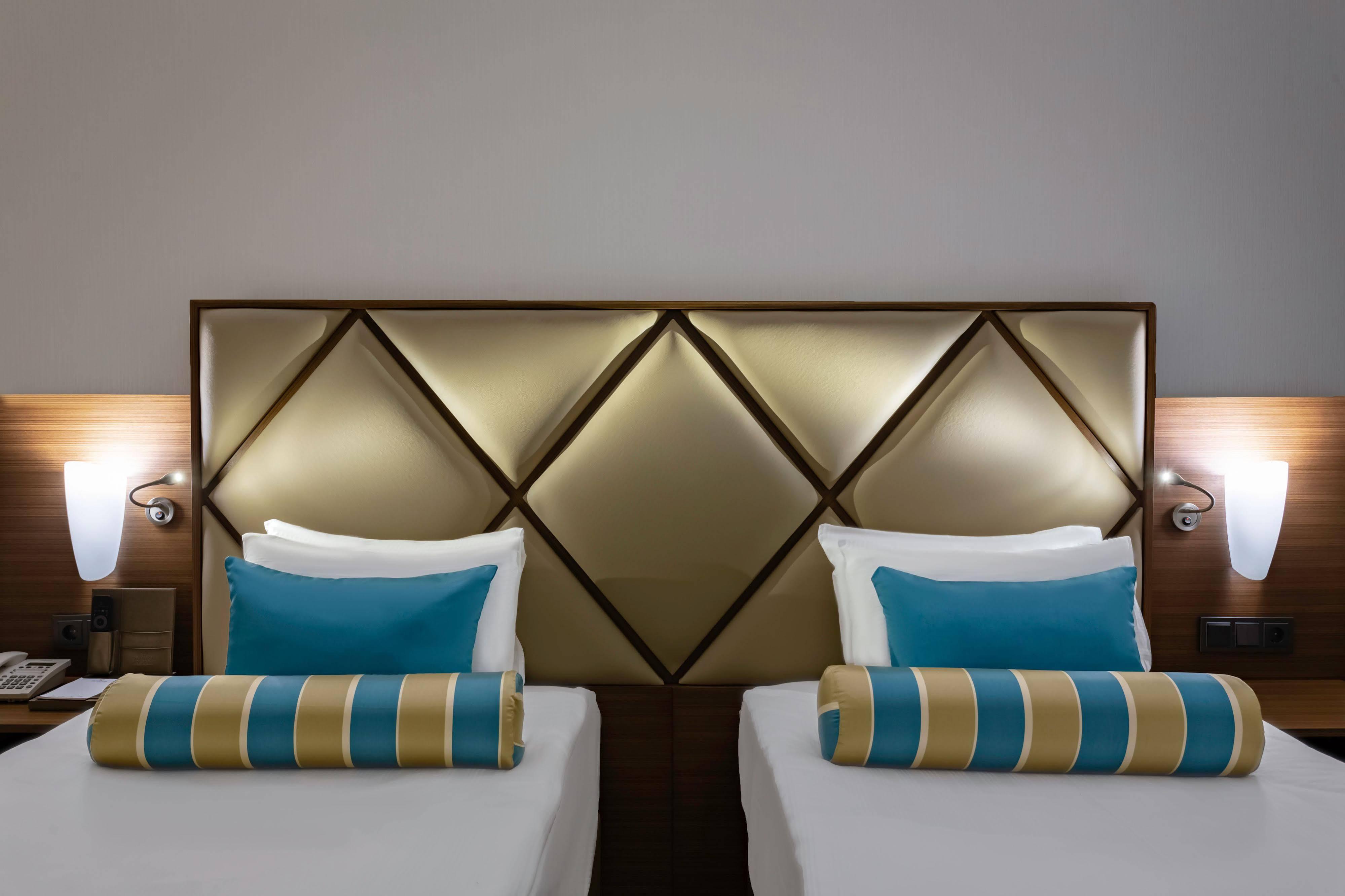 Papillon Ayscha & Hotel