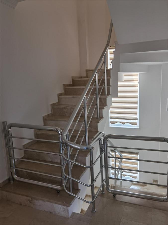 Altun Villa *