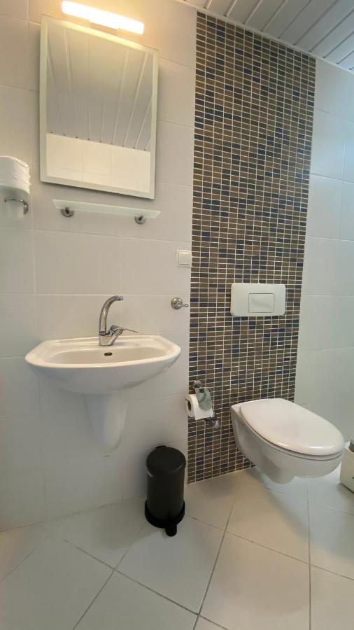 Odyssey Court Daire