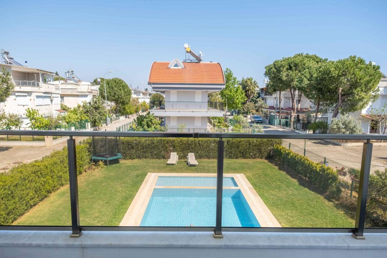 Ev Belek