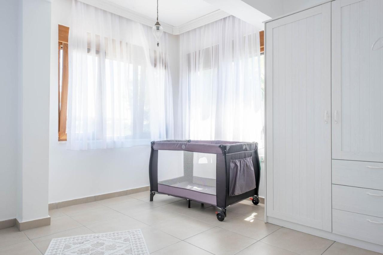 Esma Villa *