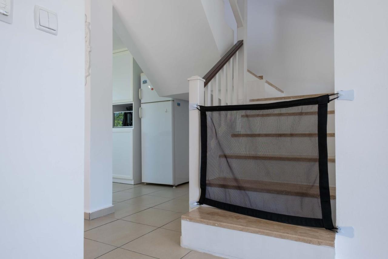 Esma Villa *