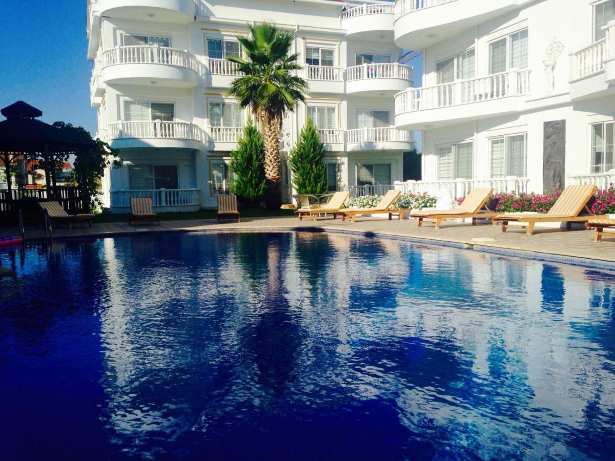 Daire Belka Golf Poolside Deluxe *