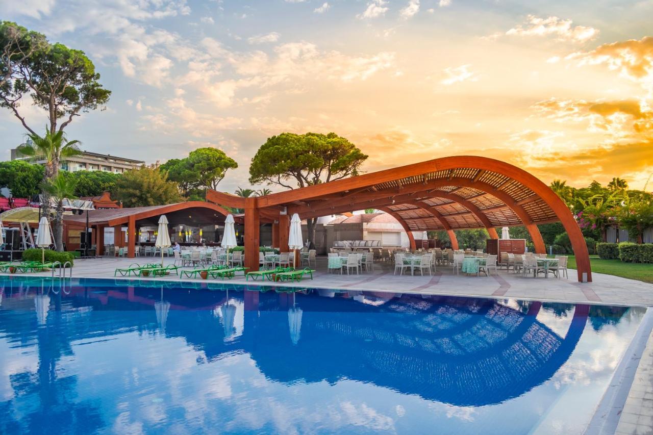 Resort Cornelia De Luxe 5*