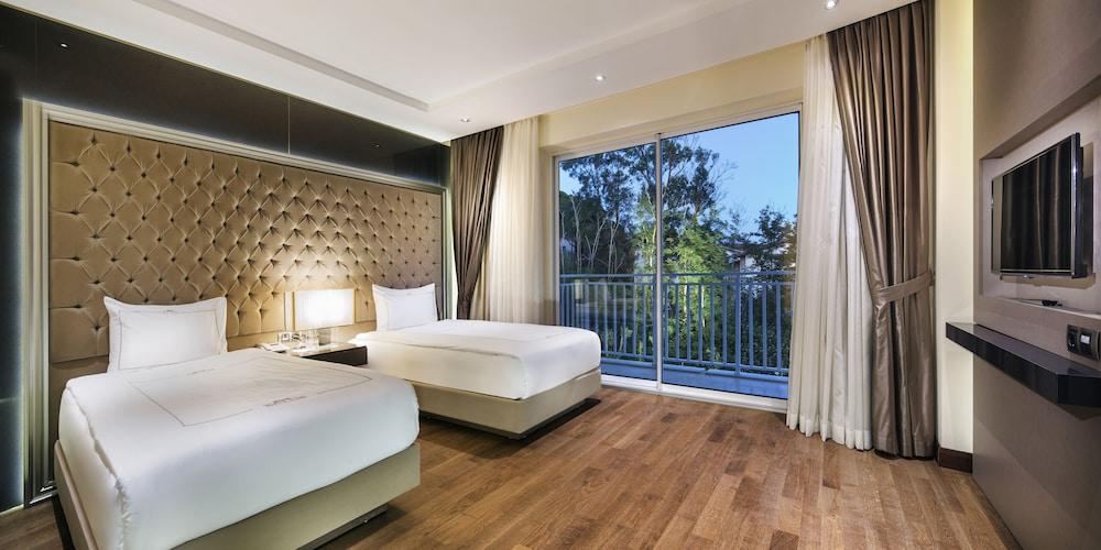 Bellis Deluxe & Heated For Winter Aqua Park Hotel