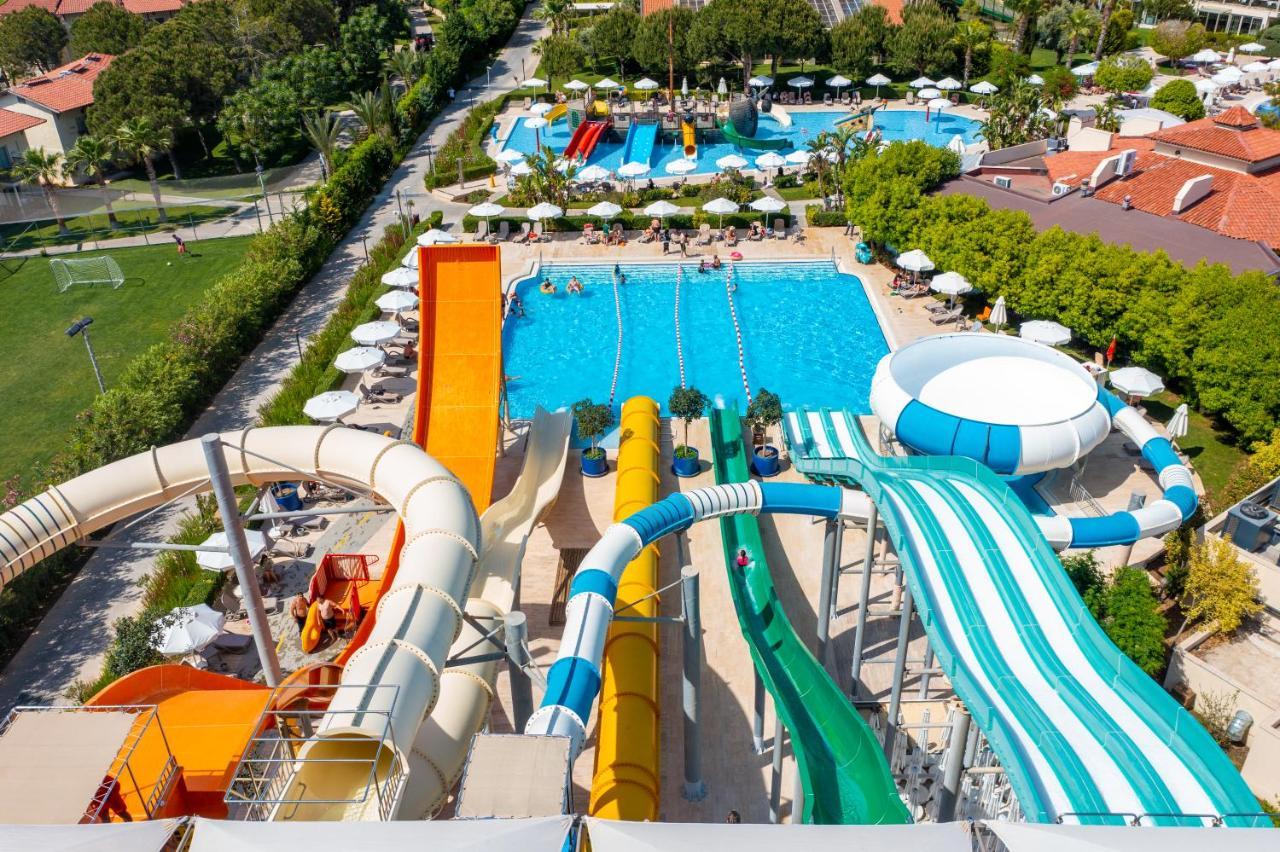 Hotel Bellis Deluxe & Heated For Winter Aqua Park