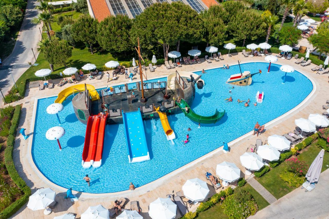 Hotel Bellis Deluxe & Heated For Winter Aqua Park