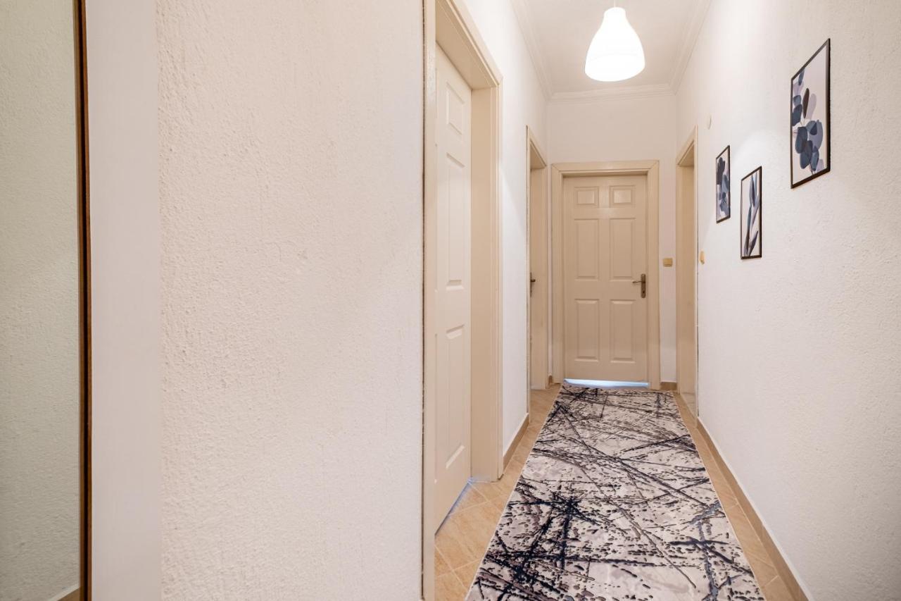 Assos Apart: Havuzlu Sitede Tamami Sizin 2 Oda 1 Salon Daire