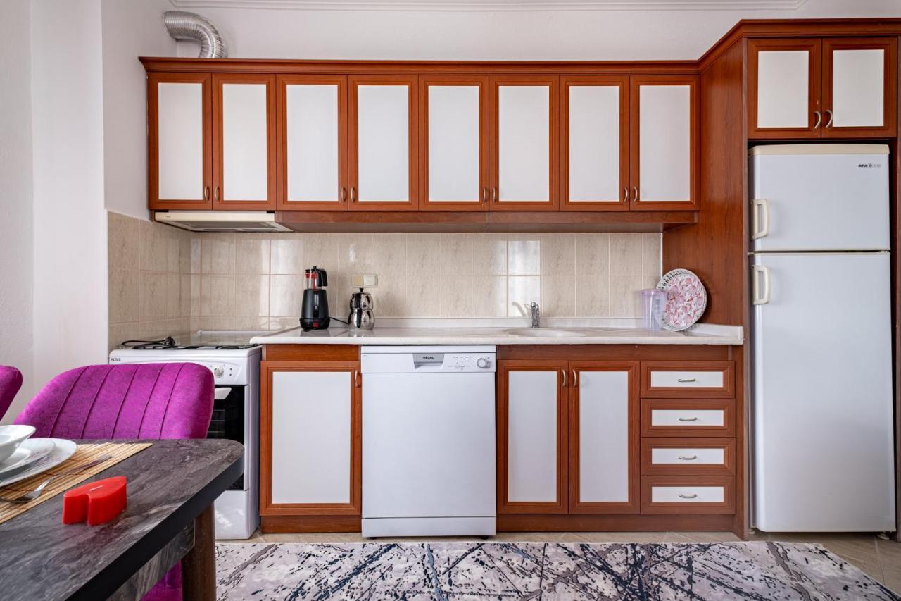 Apartment Assos Apart: Havuzlu Sitede Tamami Sizin 2 Oda 1 Salon Daire