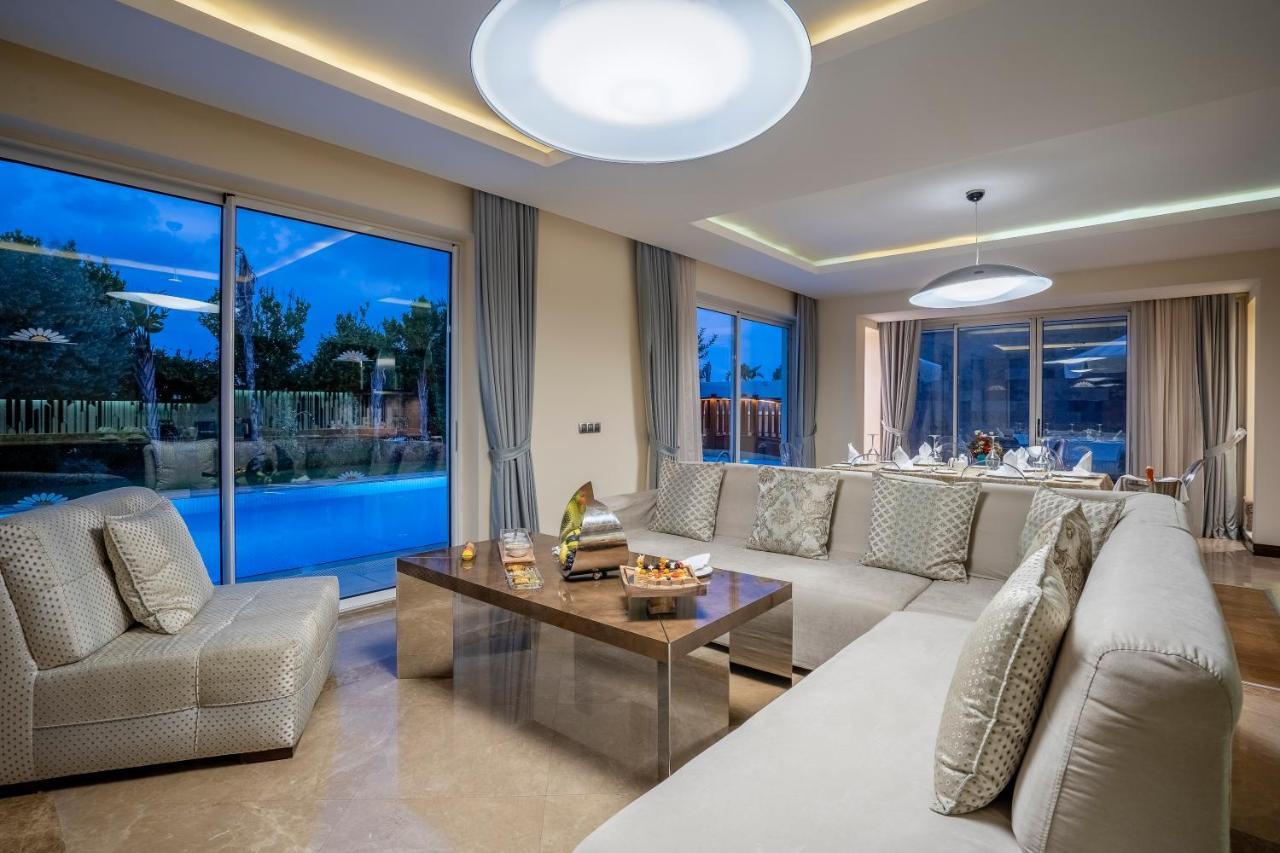 Hotel Bellis Deluxe & Heated For Winter Aqua Park