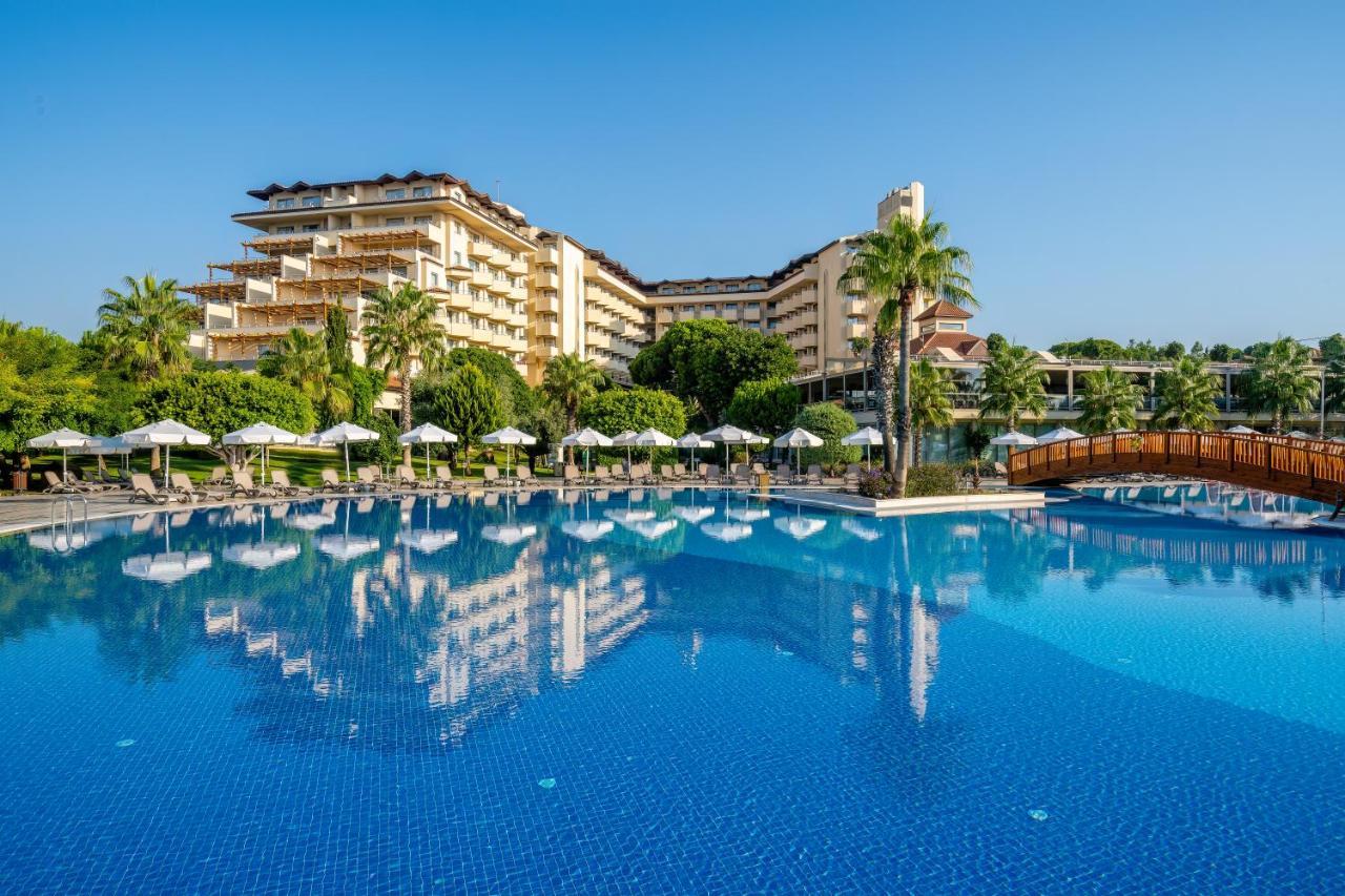 Hotel Bellis Deluxe & Heated For Winter Aqua Park