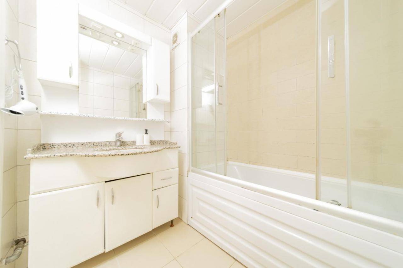 Flat With Balcony And Shared Pool In Apartment Belek